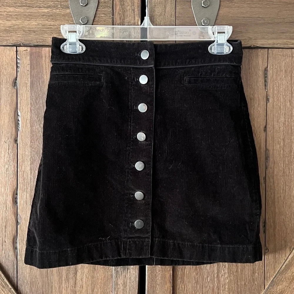 Aritzia Wilfred Free Karmen Corduroy Buttonup Mini Skirt Sie 2
